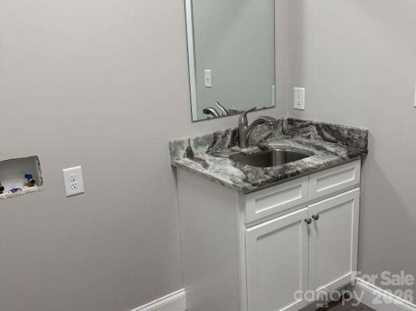 317 Thistle Lane, Statesville, NC 28625.  MLS# CAR4397038, YatesRealty ID 32569. 