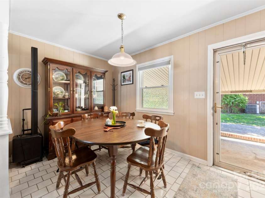 207 Sims Street, Kings Mountain, NC 28086.  MLS# CAR4240504, YatesRealty ID 3257. 