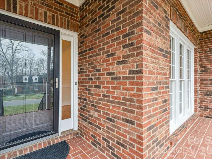 219 Falcon Ridge, Matthews, NC 28104.  MLS# CAR4352730, YatesRealty ID 3257. 