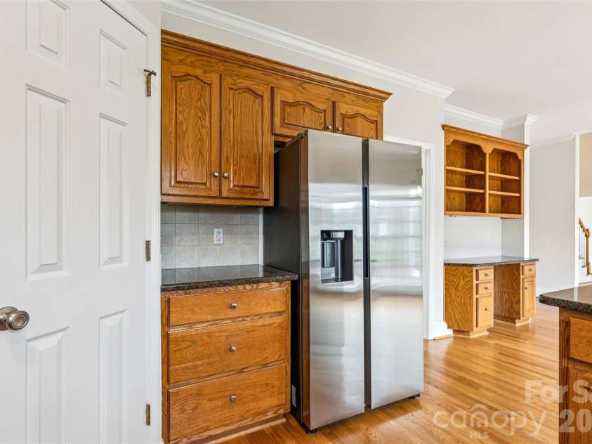 219 Falcon Ridge, Matthews, NC 28104.  MLS# CAR4352730, YatesRealty ID 3257. 