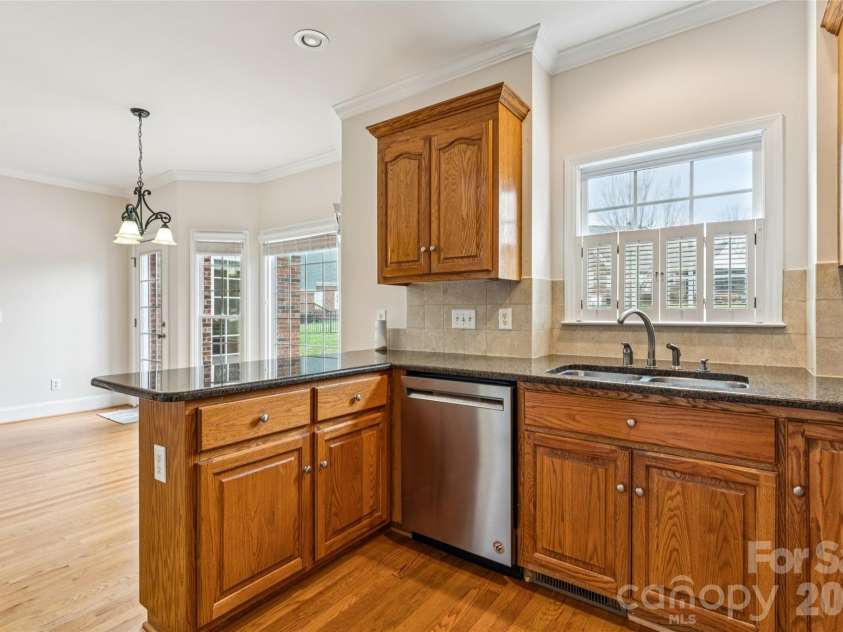 219 Falcon Ridge, Matthews, NC 28104.  MLS# CAR4352730, YatesRealty ID 3257. 