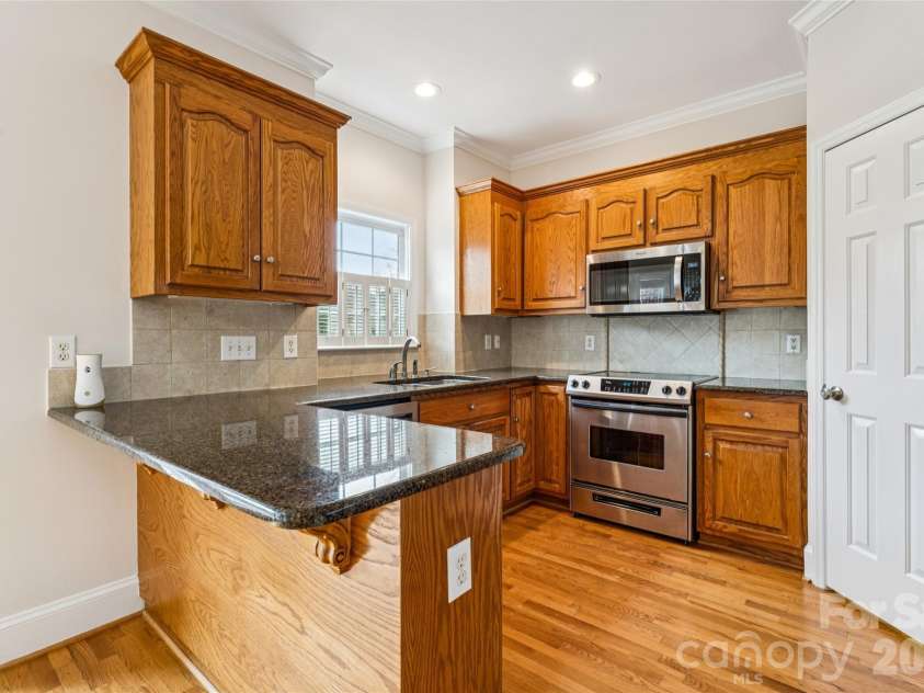 219 Falcon Ridge, Matthews, NC 28104.  MLS# CAR4352730, YatesRealty ID 3257. 