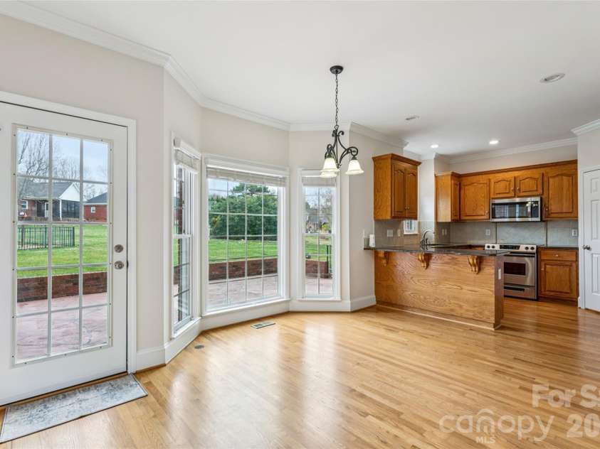 219 Falcon Ridge, Matthews, NC 28104.  MLS# CAR4352730, YatesRealty ID 3257. 