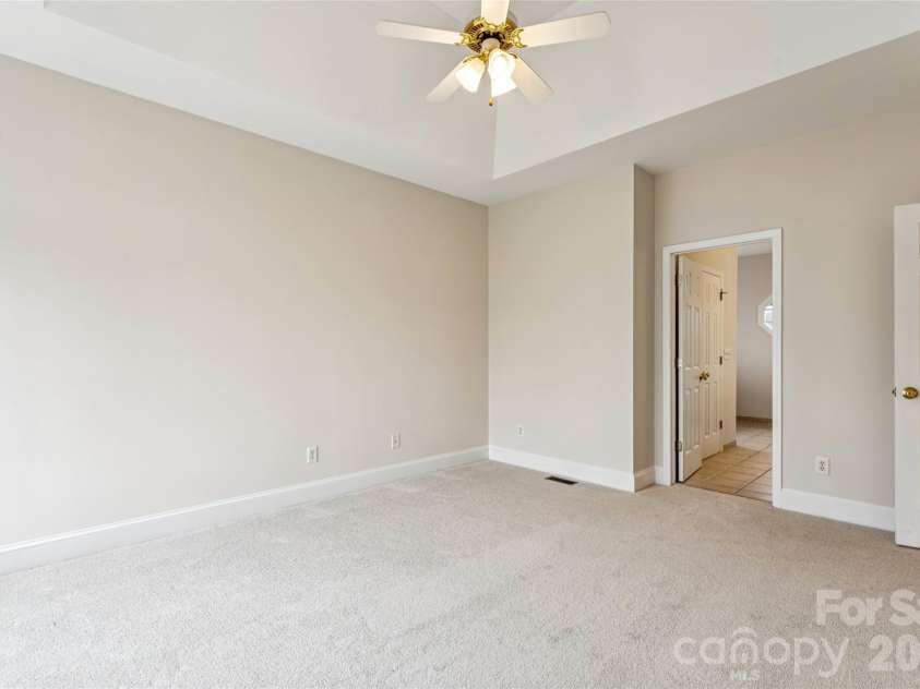 219 Falcon Ridge, Matthews, NC 28104.  MLS# CAR4352730, YatesRealty ID 3257. 