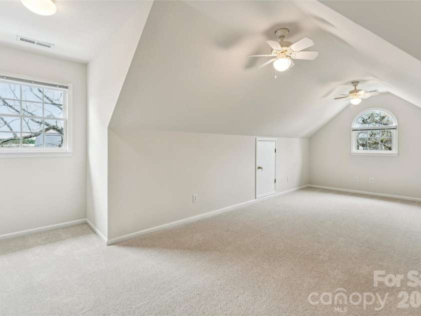 219 Falcon Ridge, Matthews, NC 28104.  MLS# CAR4352730, YatesRealty ID 3257. 