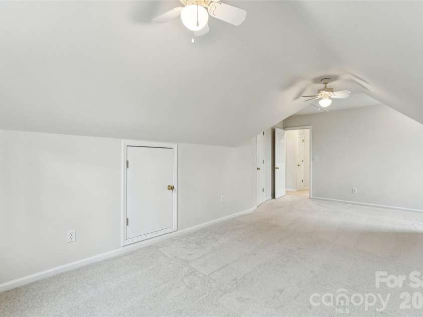 219 Falcon Ridge, Matthews, NC 28104.  MLS# CAR4352730, YatesRealty ID 3257. 