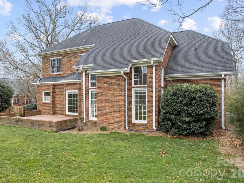 219 Falcon Ridge, Matthews, NC 28104.  MLS# CAR4352730, YatesRealty ID 3257. 