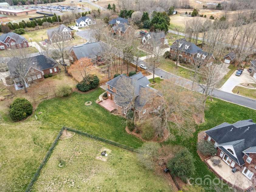 219 Falcon Ridge, Matthews, NC 28104.  MLS# CAR4352730, YatesRealty ID 3257. 
