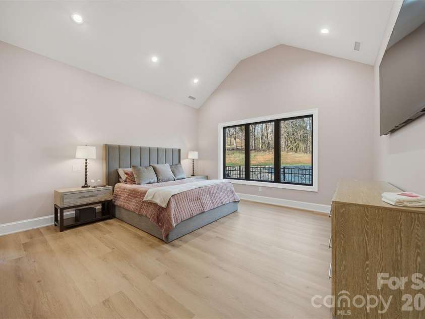 6054 Willowbottom Road, Hickory, NC 28602.  MLS# CAR4336974, YatesRealty ID 3257. 