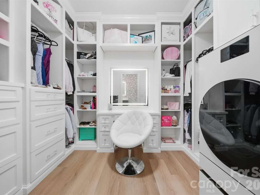 6054 Willowbottom Road, Hickory, NC 28602.  MLS# CAR4336974, YatesRealty ID 3257. 