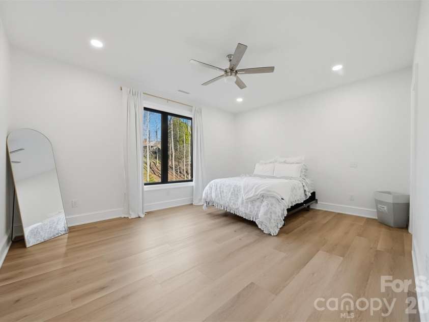 6054 Willowbottom Road, Hickory, NC 28602.  MLS# CAR4336974, YatesRealty ID 3257. 