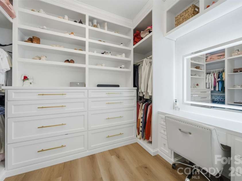 6054 Willowbottom Road, Hickory, NC 28602.  MLS# CAR4336974, YatesRealty ID 3257. 