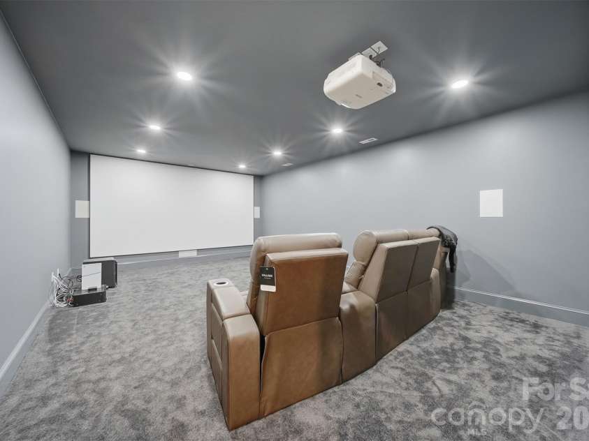 6054 Willowbottom Road, Hickory, NC 28602.  MLS# CAR4336974, YatesRealty ID 3257. 