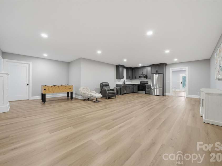 6054 Willowbottom Road, Hickory, NC 28602.  MLS# CAR4336974, YatesRealty ID 3257. 