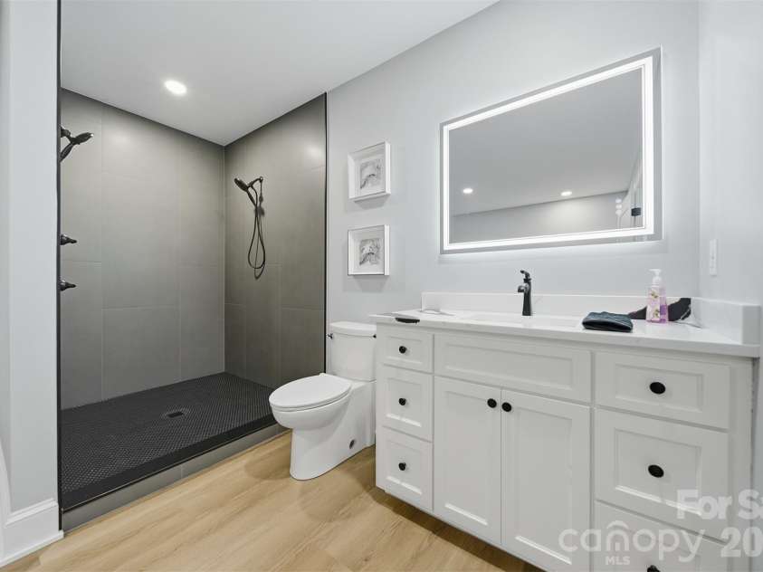 6054 Willowbottom Road, Hickory, NC 28602.  MLS# CAR4336974, YatesRealty ID 3257. 