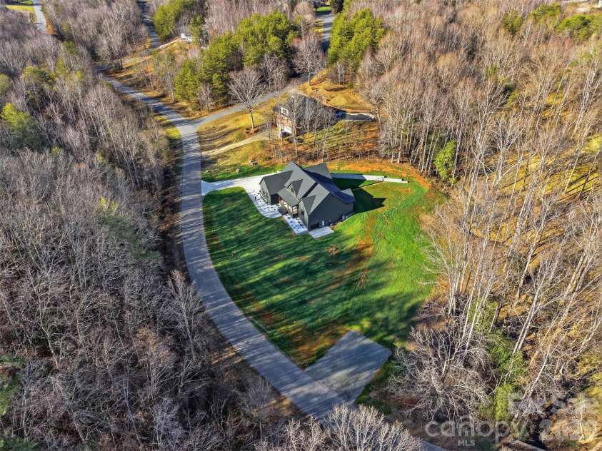 6054 Willowbottom Road, Hickory, NC 28602.  MLS# CAR4336974, YatesRealty ID 3257. 