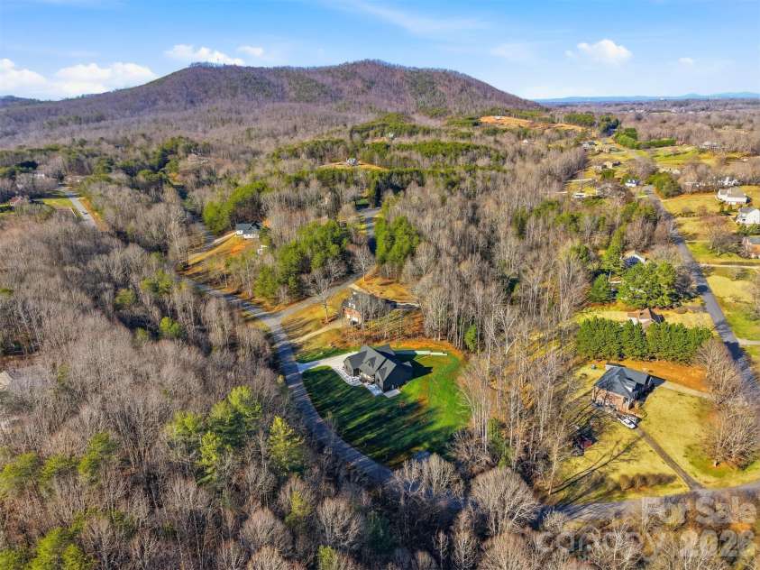 6054 Willowbottom Road, Hickory, NC 28602.  MLS# CAR4336974, YatesRealty ID 3257. 