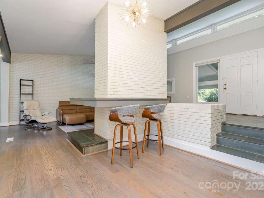 5742 Murrayhill Road, Charlotte, NC 28210.  MLS# CAR4268263, YatesRealty ID 32571. 