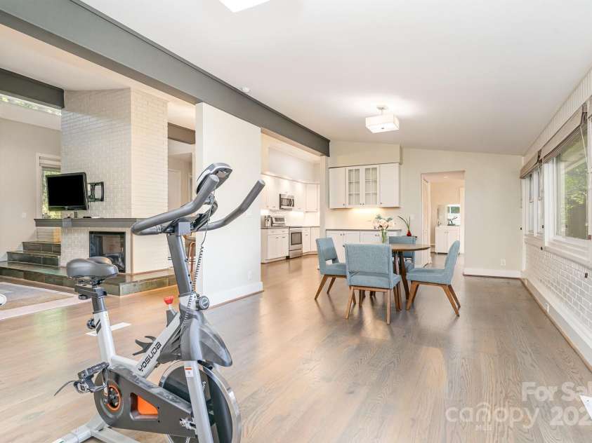 5742 Murrayhill Road, Charlotte, NC 28210.  MLS# CAR4268263, YatesRealty ID 32571. 