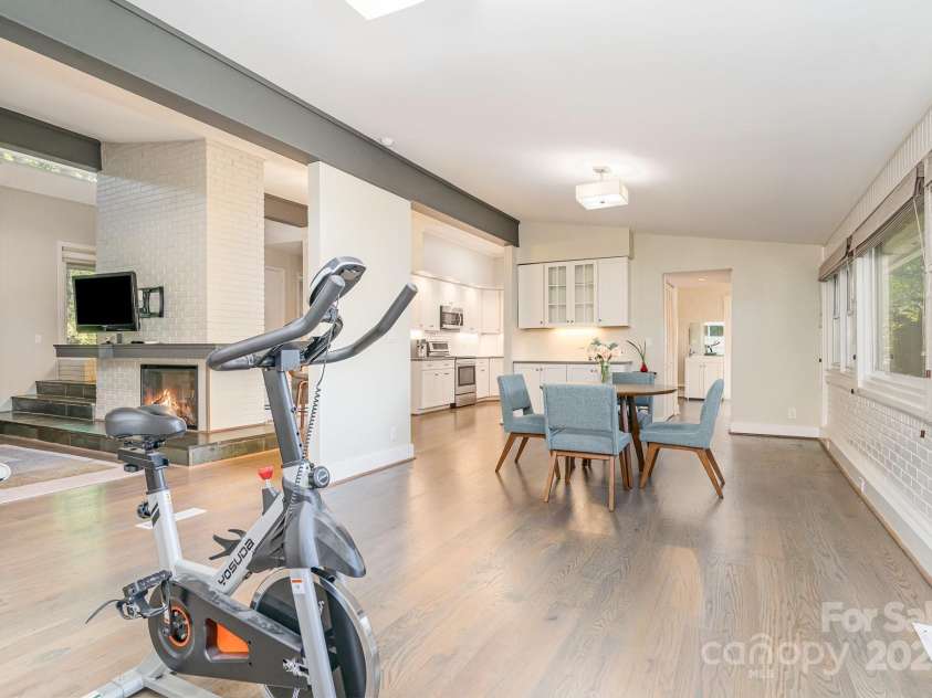 5742 Murrayhill Road, Charlotte, NC 28210.  MLS# CAR4268263, YatesRealty ID 32571. 