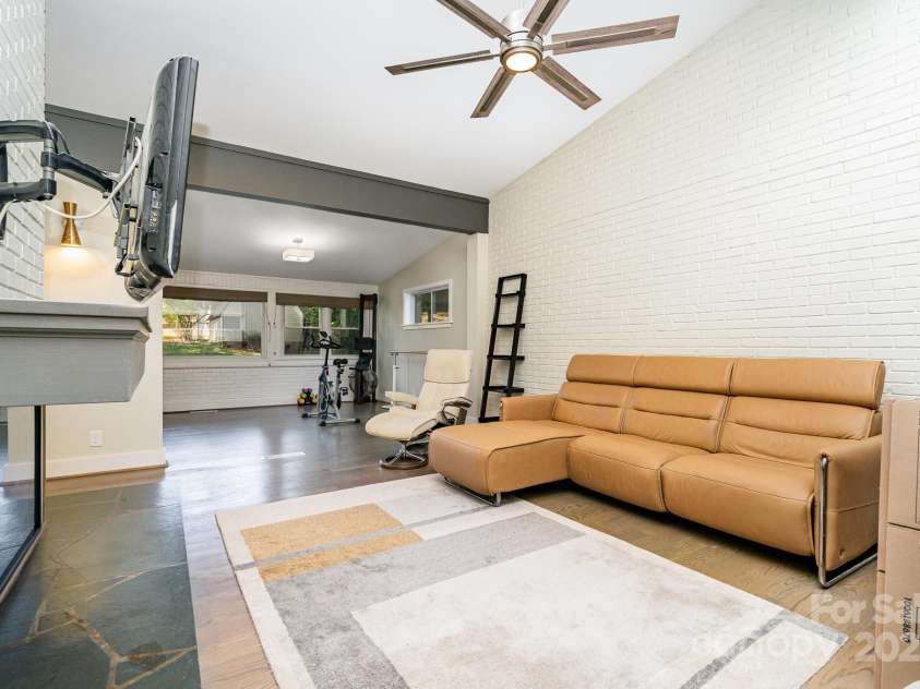 5742 Murrayhill Road, Charlotte, NC 28210.  MLS# CAR4268263, YatesRealty ID 32571. 