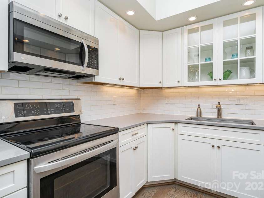 5742 Murrayhill Road, Charlotte, NC 28210.  MLS# CAR4268263, YatesRealty ID 32571. 