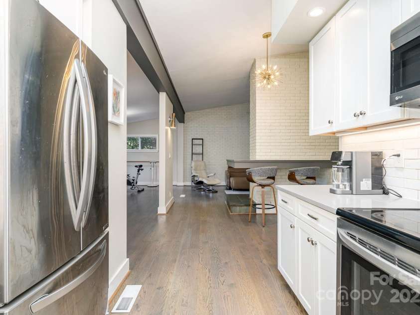 5742 Murrayhill Road, Charlotte, NC 28210.  MLS# CAR4268263, YatesRealty ID 32571. 