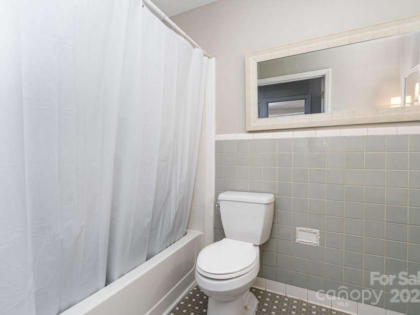 5742 Murrayhill Road, Charlotte, NC 28210.  MLS# CAR4268263, YatesRealty ID 32571. 