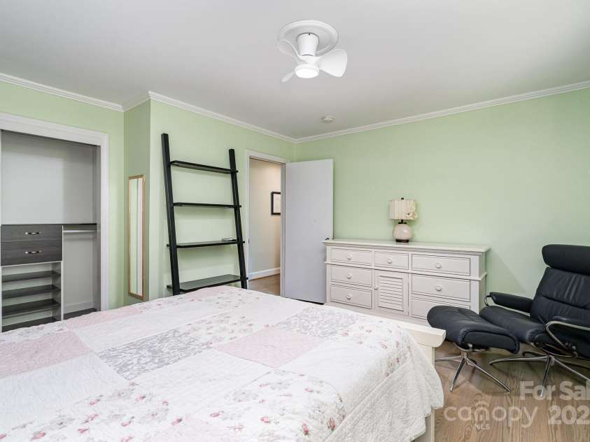 5742 Murrayhill Road, Charlotte, NC 28210.  MLS# CAR4268263, YatesRealty ID 32571. 