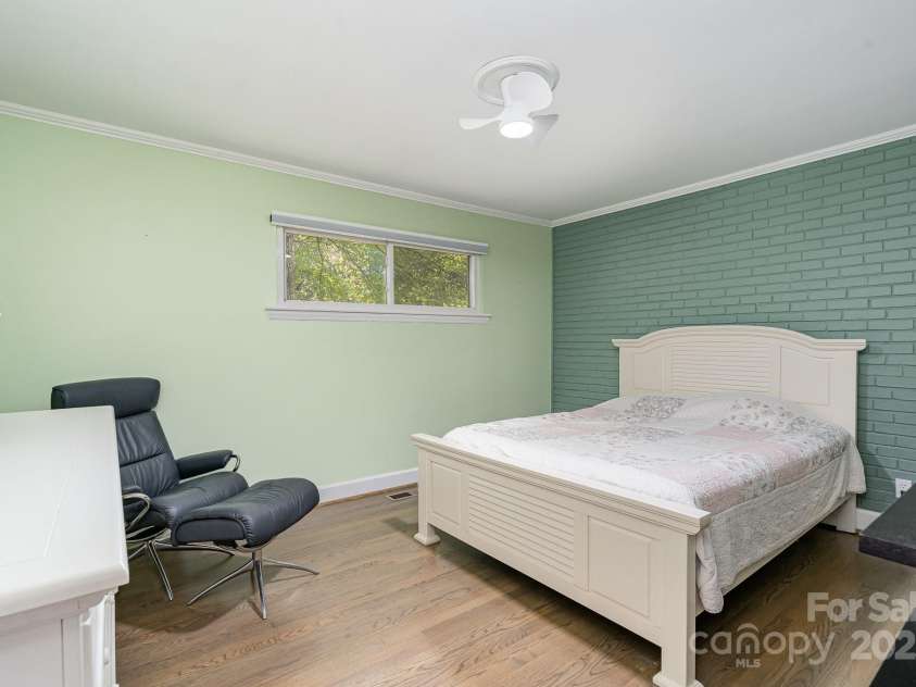 5742 Murrayhill Road, Charlotte, NC 28210.  MLS# CAR4268263, YatesRealty ID 32571. 