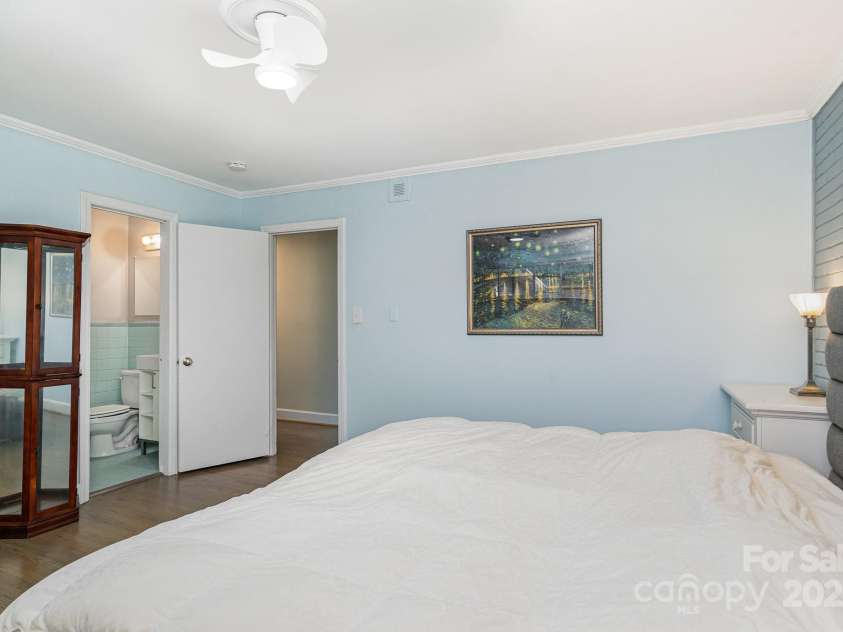 5742 Murrayhill Road, Charlotte, NC 28210.  MLS# CAR4268263, YatesRealty ID 32571. 