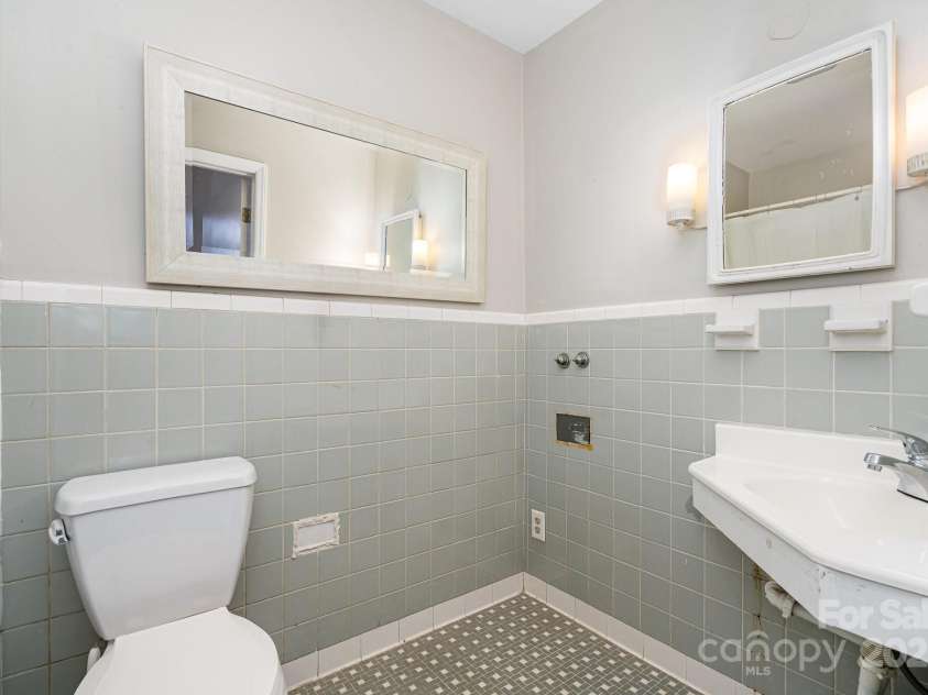 5742 Murrayhill Road, Charlotte, NC 28210.  MLS# CAR4268263, YatesRealty ID 32571. 