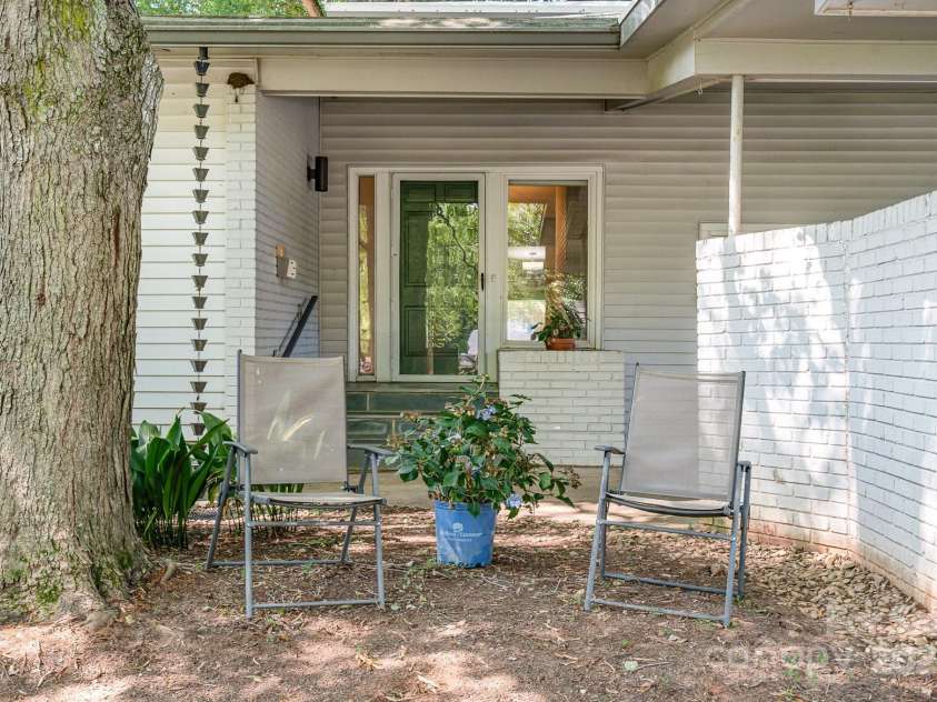 5742 Murrayhill Road, Charlotte, NC 28210.  MLS# CAR4268263, YatesRealty ID 32571. 