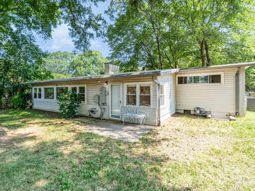 5742 Murrayhill Road, Charlotte, NC 28210.  MLS# CAR4268263, YatesRealty ID 32571. 