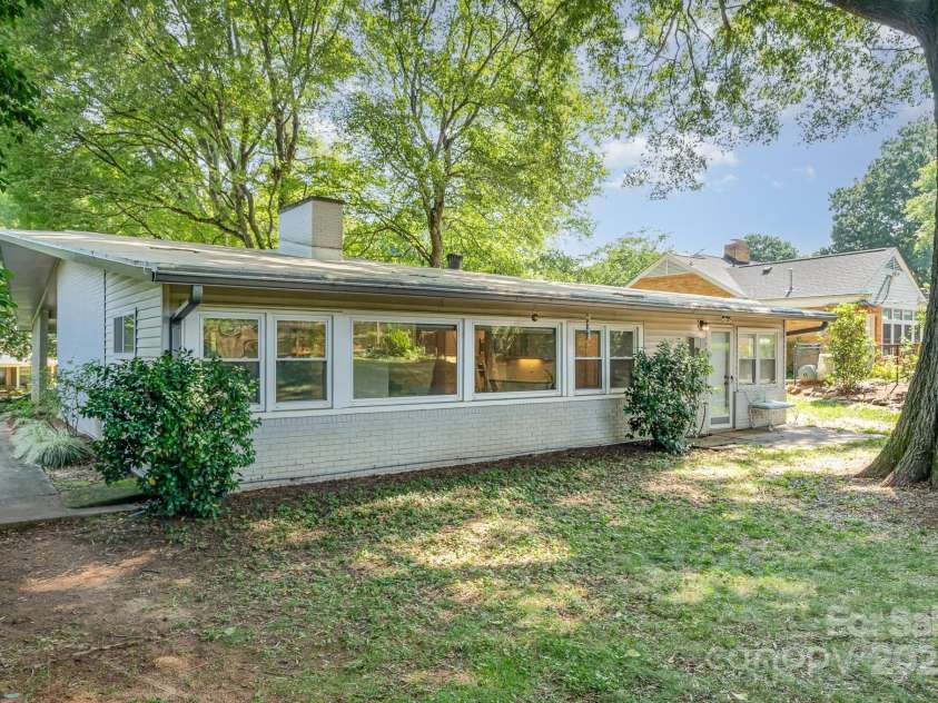 5742 Murrayhill Road, Charlotte, NC 28210.  MLS# CAR4268263, YatesRealty ID 32571. 