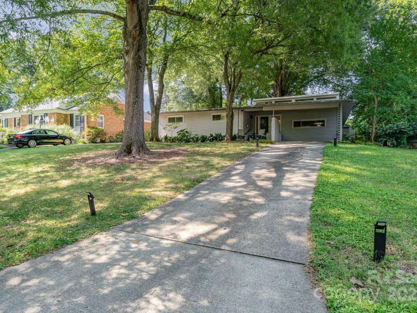 5742 Murrayhill Road, Charlotte, NC 28210.  MLS# CAR4268263, YatesRealty ID 32571. 