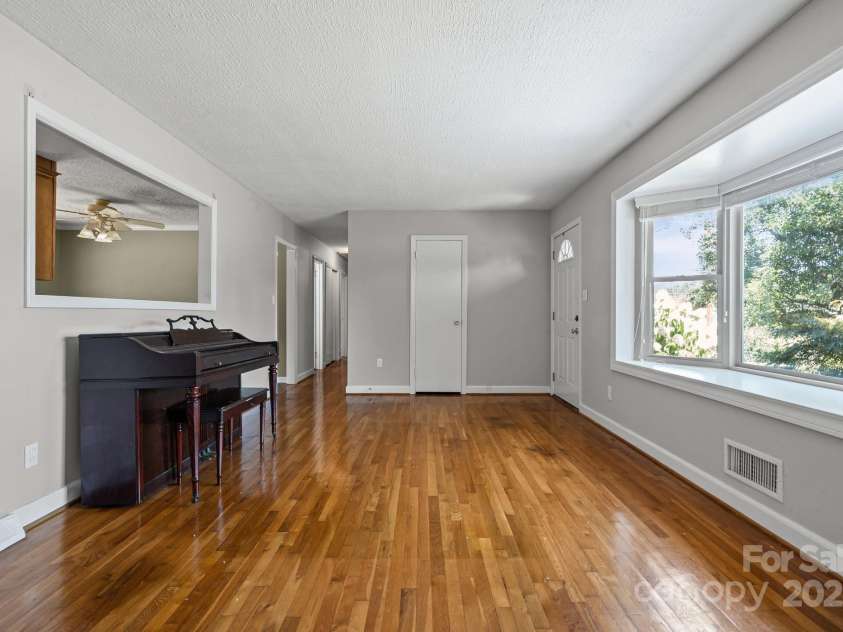 305 Ridge Drive, Mount Holly, NC 28120.  MLS# CAR4285366, YatesRealty ID 32572. 