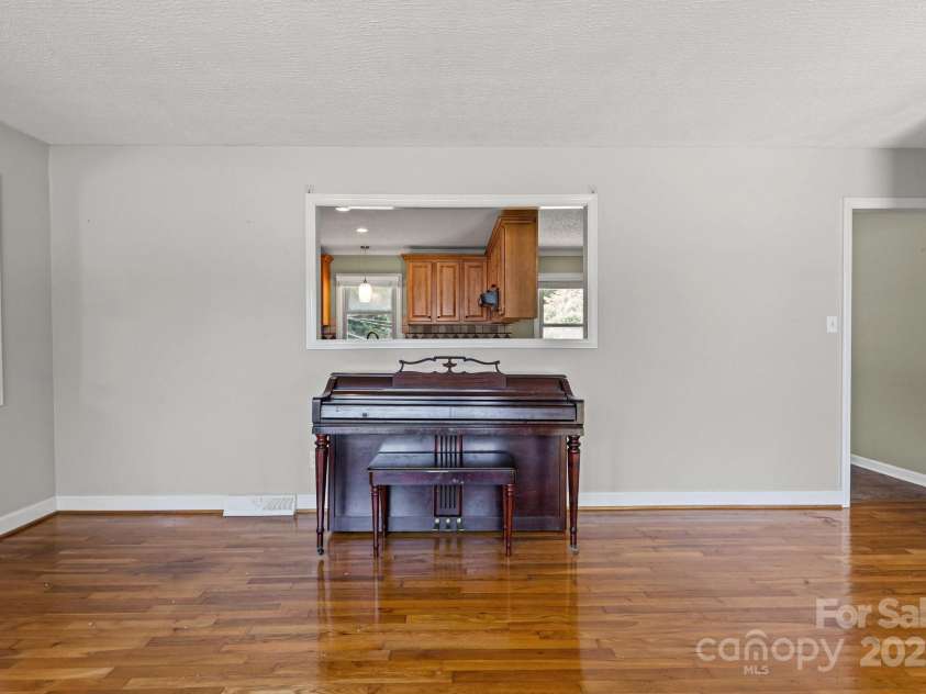 305 Ridge Drive, Mount Holly, NC 28120.  MLS# CAR4285366, YatesRealty ID 32572. 