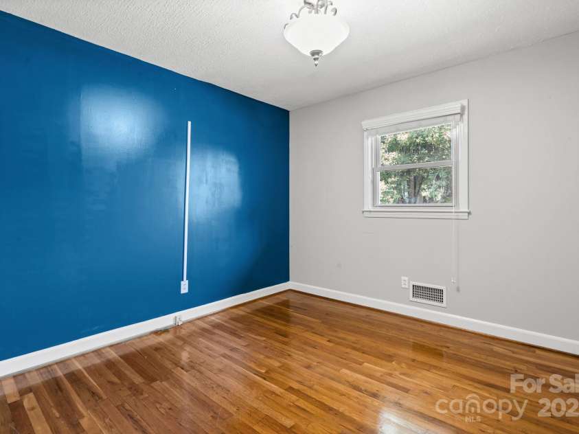 305 Ridge Drive, Mount Holly, NC 28120.  MLS# CAR4285366, YatesRealty ID 32572. 