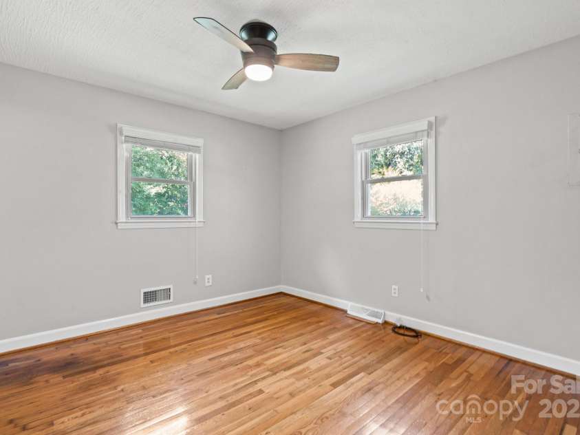 305 Ridge Drive, Mount Holly, NC 28120.  MLS# CAR4285366, YatesRealty ID 32572. 