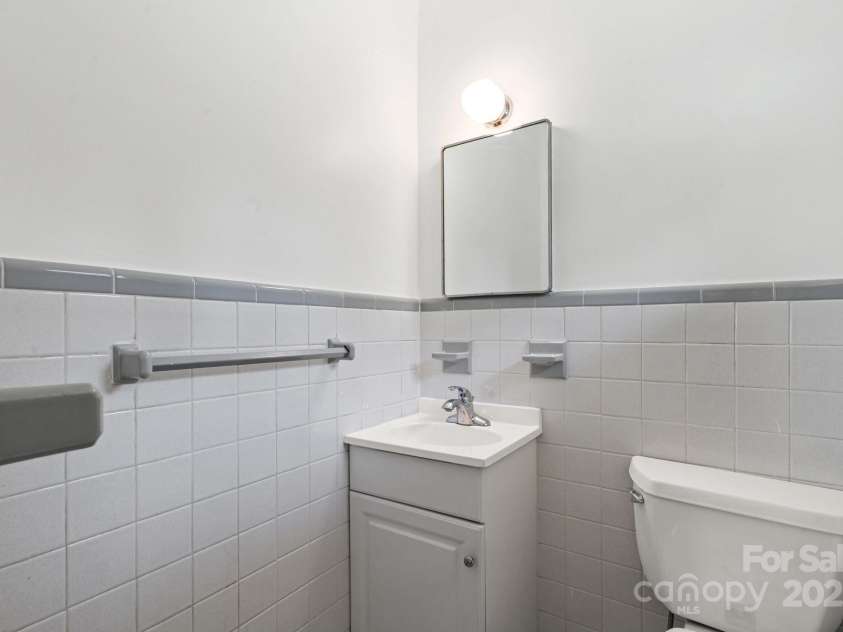 305 Ridge Drive, Mount Holly, NC 28120.  MLS# CAR4285366, YatesRealty ID 32572. 