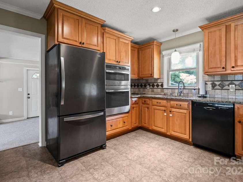 305 Ridge Drive, Mount Holly, NC 28120.  MLS# CAR4285366, YatesRealty ID 32572. 