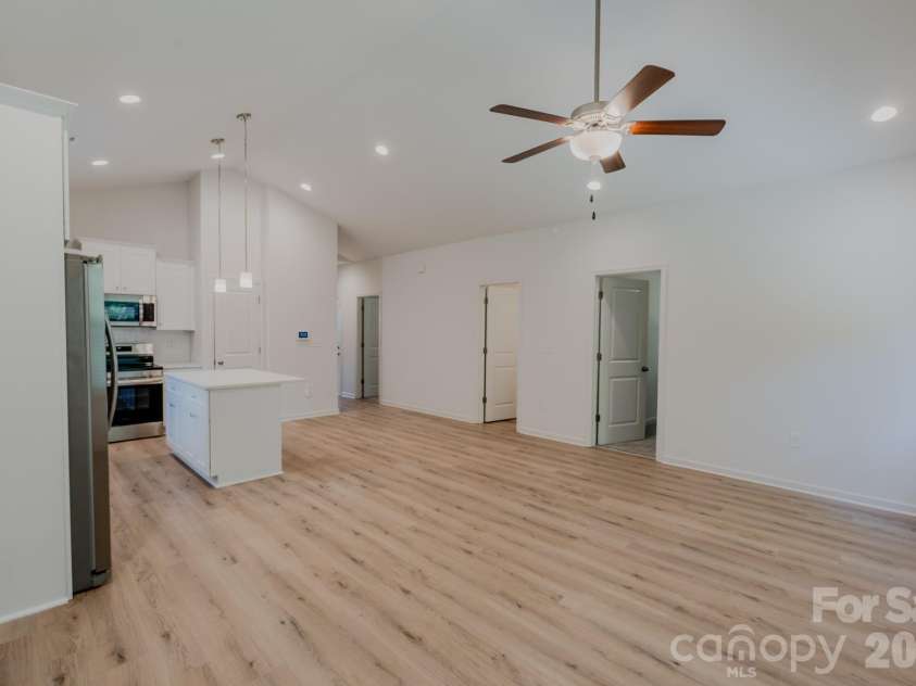 1149 Thayer Glen Court, Charlotte, NC 28213.  MLS# CAR4396847, YatesRealty ID 32573. 