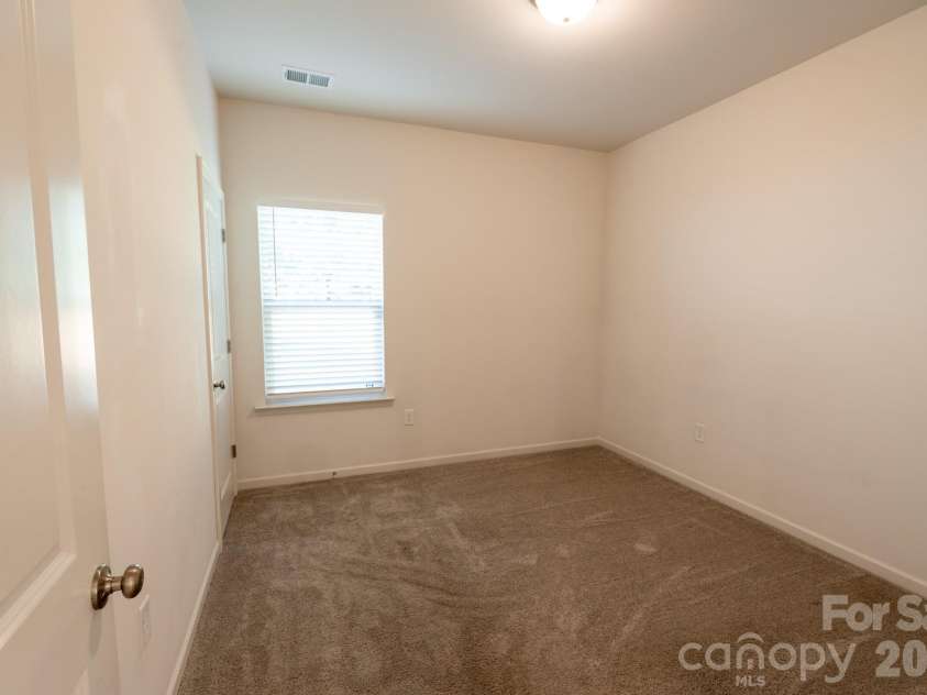 1149 Thayer Glen Court, Charlotte, NC 28213.  MLS# CAR4396847, YatesRealty ID 32573. 