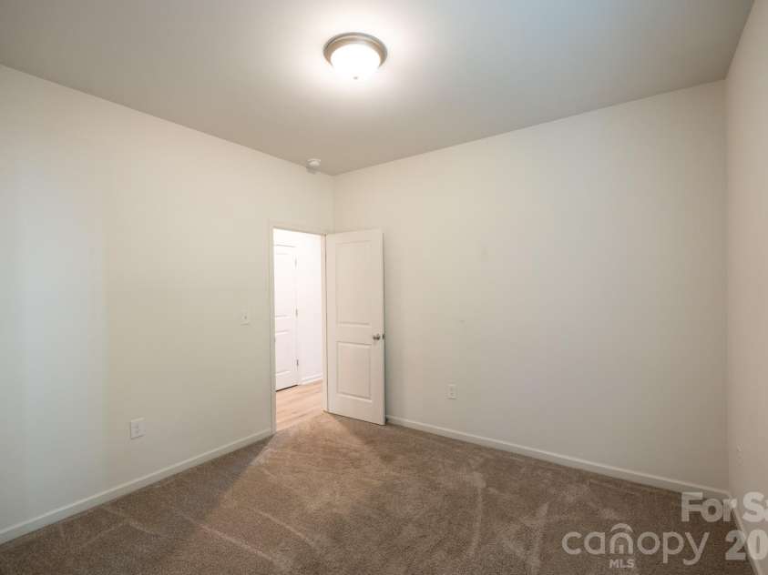 1149 Thayer Glen Court, Charlotte, NC 28213.  MLS# CAR4396847, YatesRealty ID 32573. 