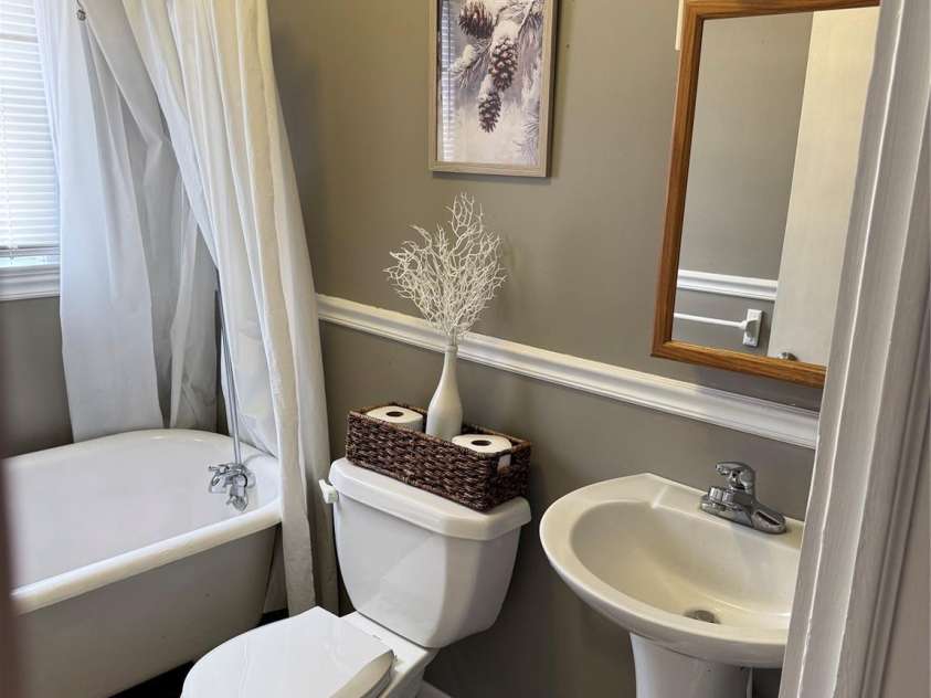 2122 Harper Avenue, Lenoir, NC 28645.  MLS# CAR4290351, YatesRealty ID 32573. 