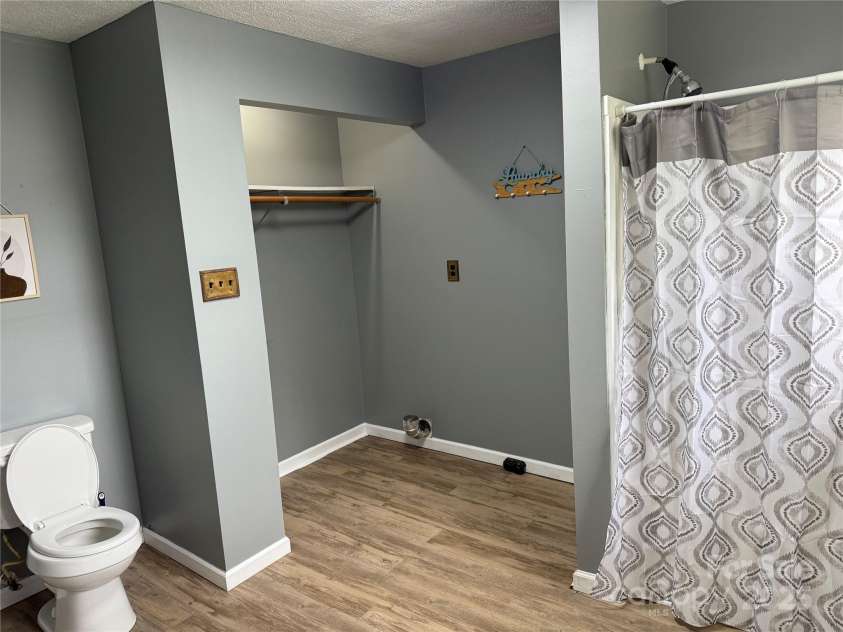 2122 Harper Avenue, Lenoir, NC 28645.  MLS# CAR4290351, YatesRealty ID 32573. 