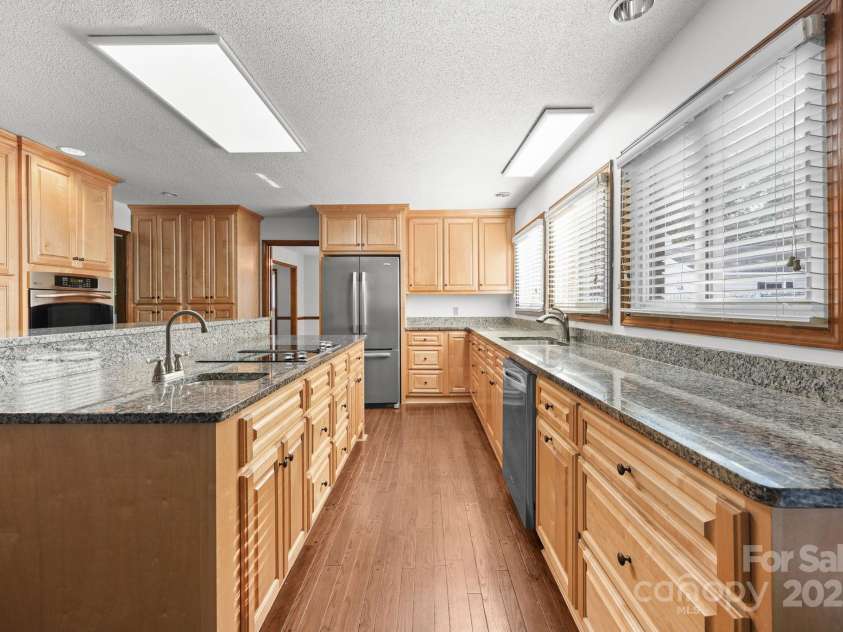 1202 Pineview Street, Albemarle, NC 28001.  MLS# CAR4284340, YatesRealty ID 32574. 