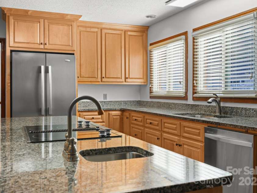 1202 Pineview Street, Albemarle, NC 28001.  MLS# CAR4284340, YatesRealty ID 32574. 