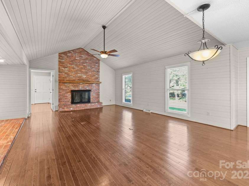 1202 Pineview Street, Albemarle, NC 28001.  MLS# CAR4284340, YatesRealty ID 32574. 